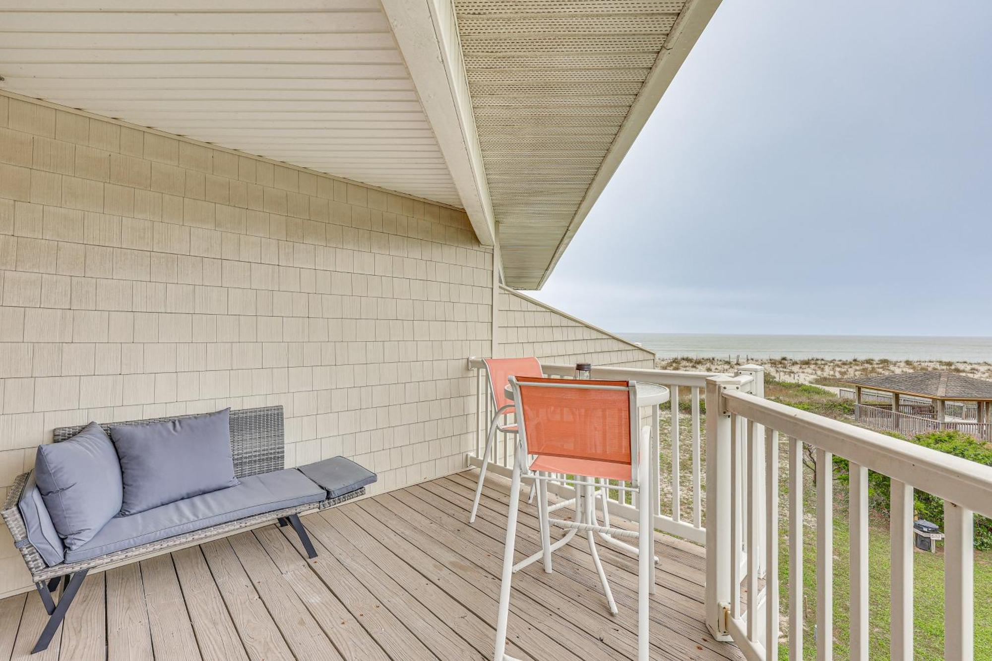 Oak Island Beachfront Condo With Community Pool 外观 照片